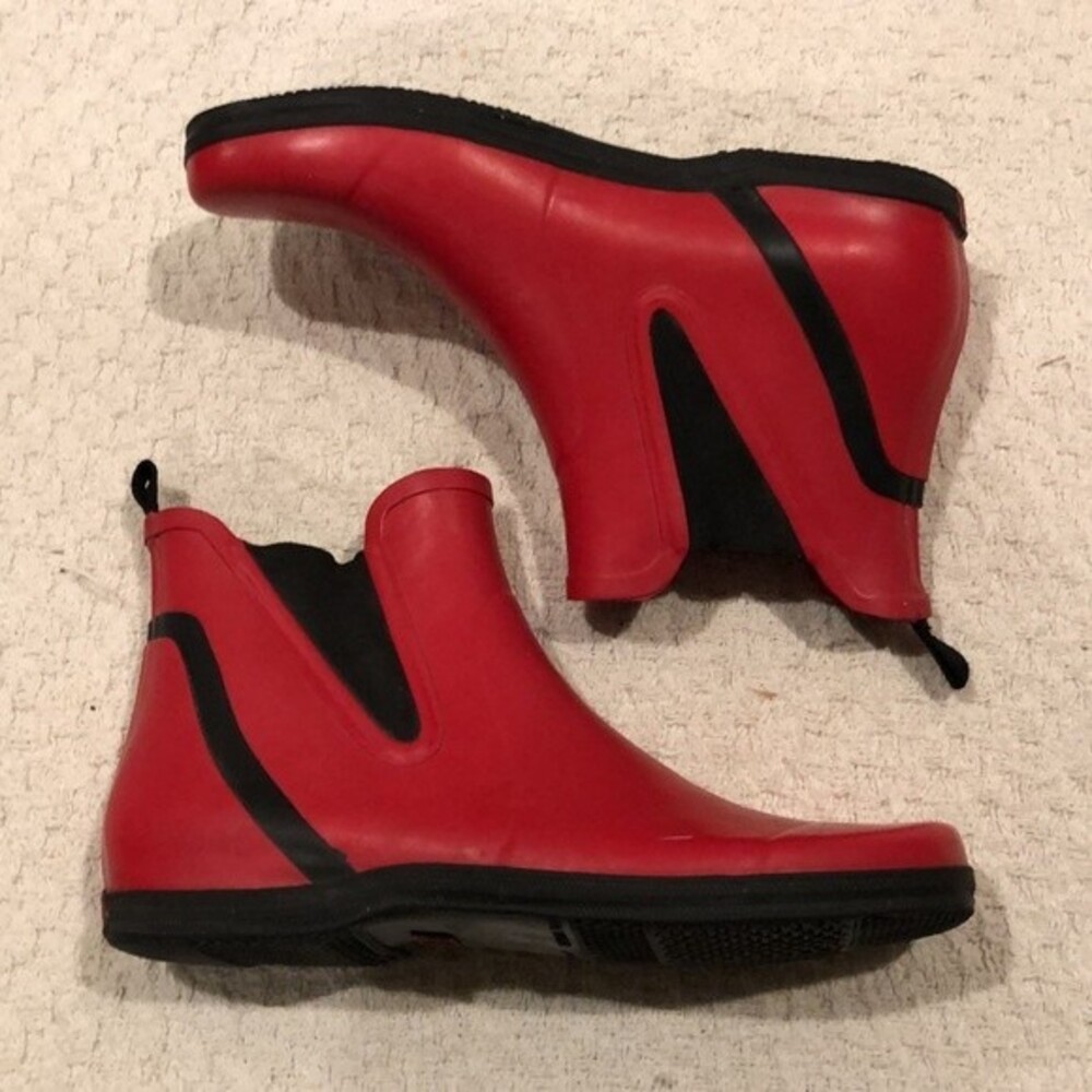 Andre Assous Chelsea Style Red Rain Boots Size 8 - Picture 4 of 9